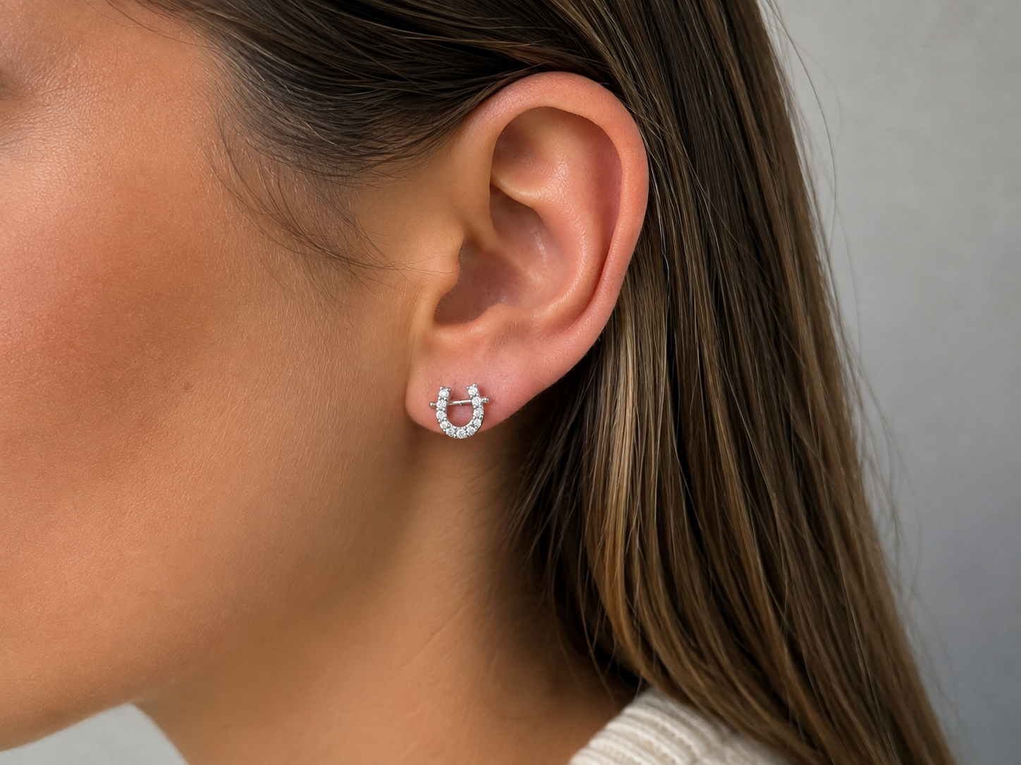 Eleganter Hufeisen-Ohrring aus 925 Sterling Silber